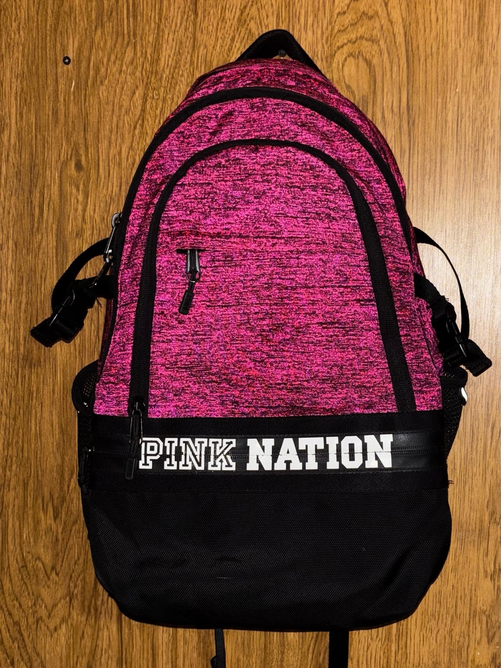 Pink and Black Everyday Backpack edición limitada